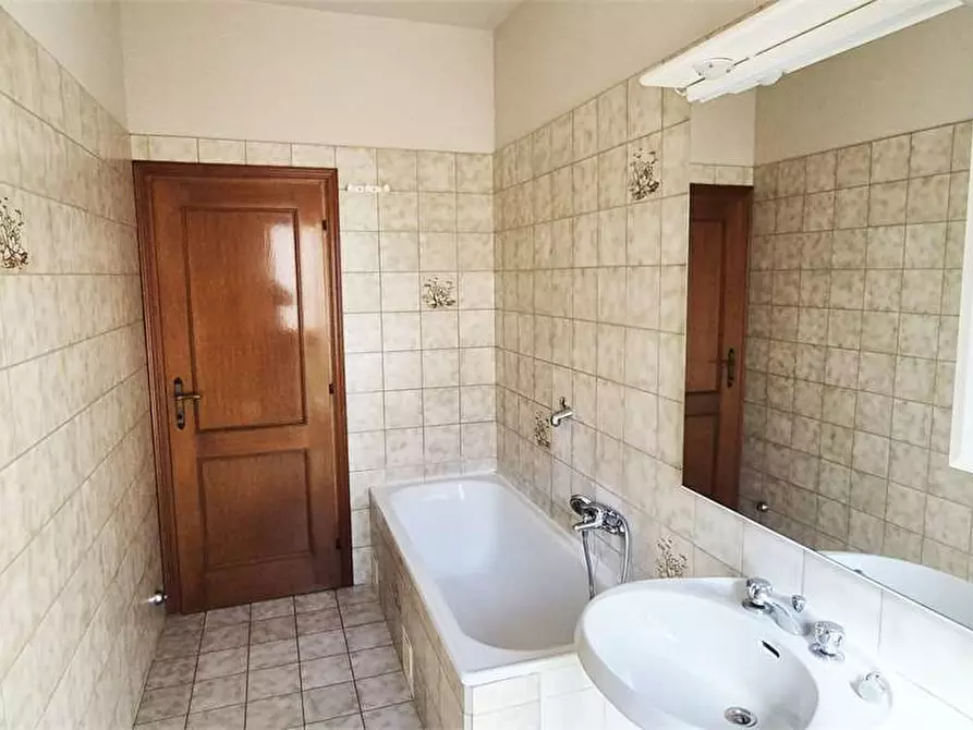 Immagine 15 di Quadrilocale in vendita  a Prato