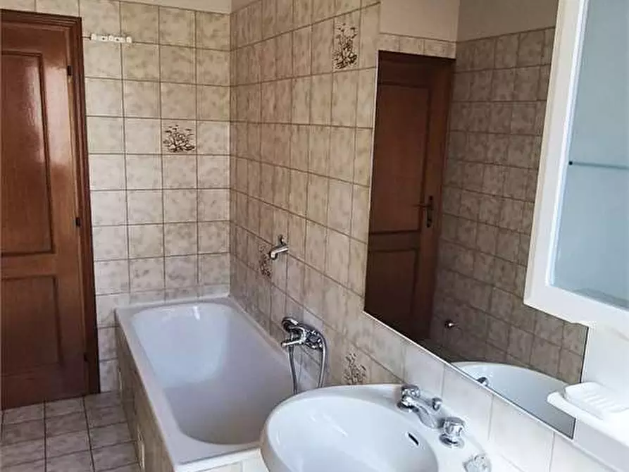 Immagine 39 di Quadrilocale in vendita  a Prato