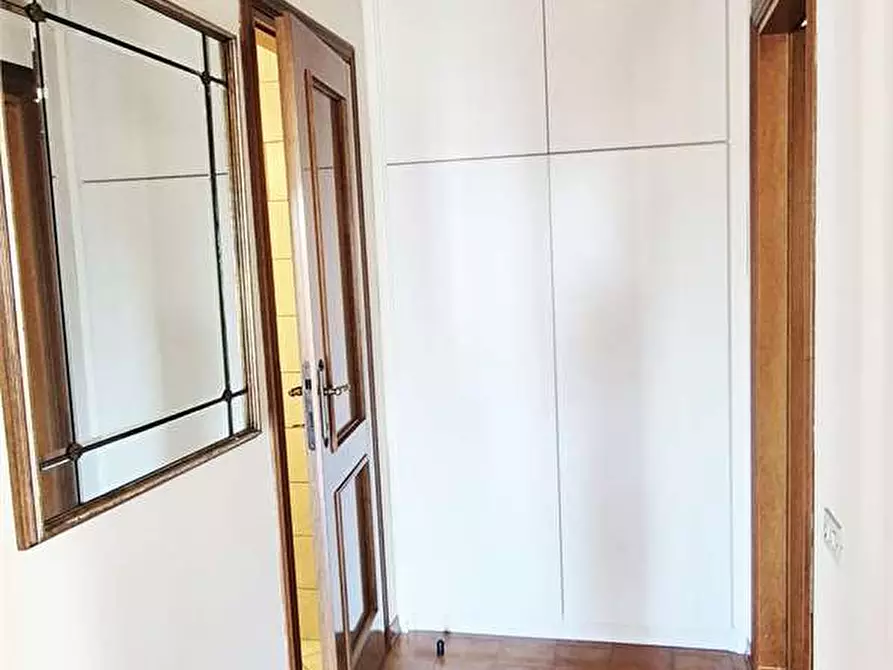 Immagine 40 di Quadrilocale in vendita  a Prato