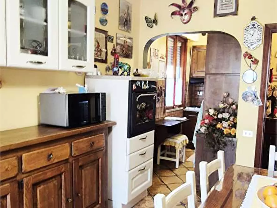 Immagine 5 di Villetta a schiera in vendita  a Prato