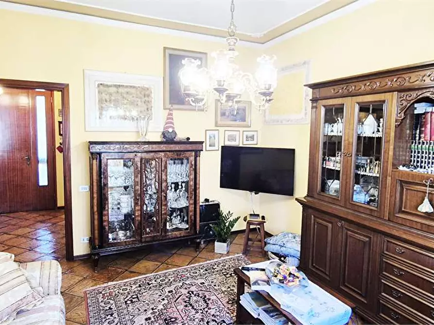 Immagine 11 di Villetta a schiera in vendita  a Prato