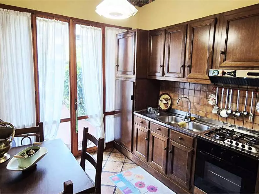 Immagine 12 di Villetta a schiera in vendita  a Prato