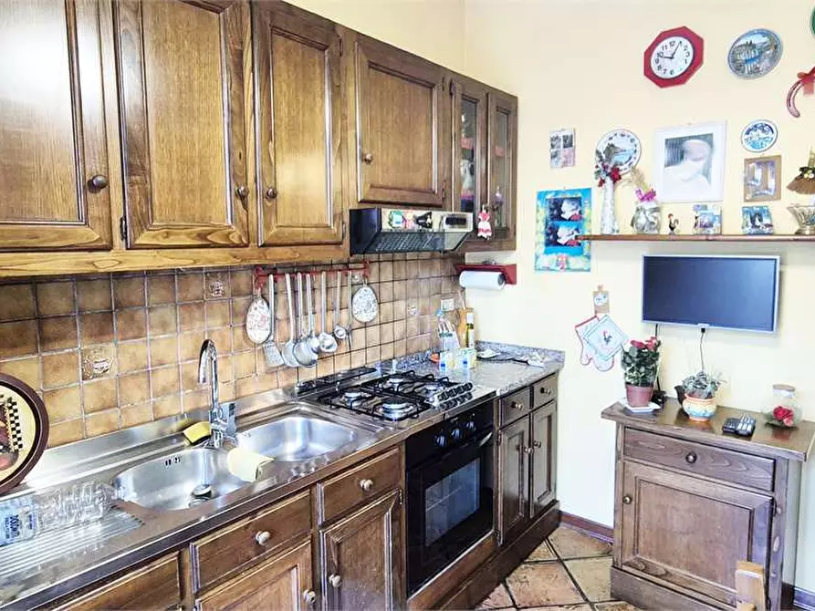 Immagine 13 di Villetta a schiera in vendita  a Prato