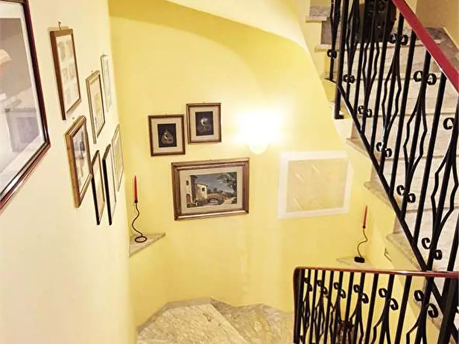 Immagine 24 di Villetta a schiera in vendita  a Prato