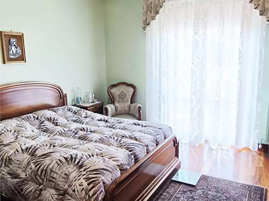 Immagine 15 di Villetta a schiera in vendita  a Prato