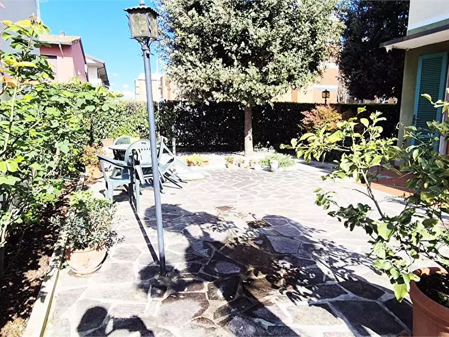 Immagine 32 di Villetta a schiera in vendita  a Prato