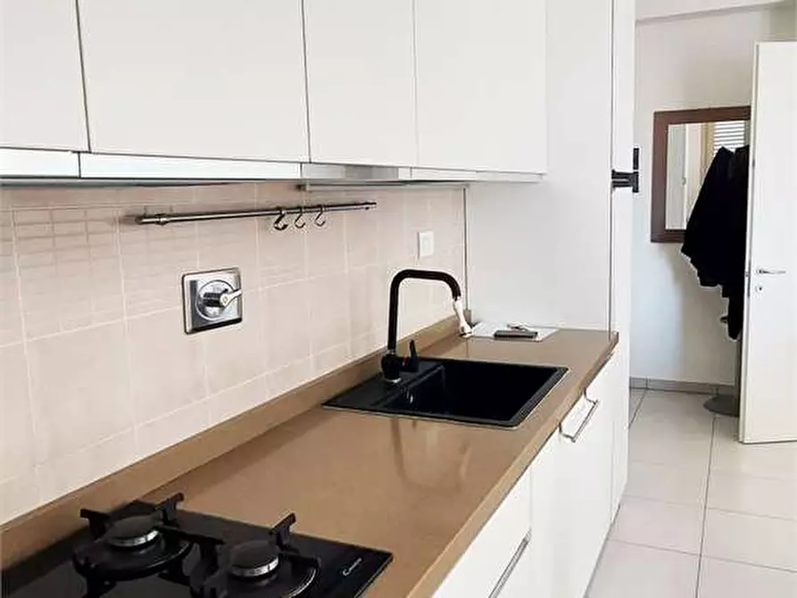 Immagine 21 di Trilocale in vendita  in Via pascoli a Prato