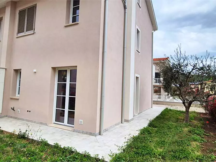 Immagine 1 di Villetta a schiera in vendita  a Montale
