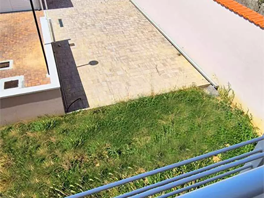Immagine 9 di Villetta a schiera in vendita  a Montale