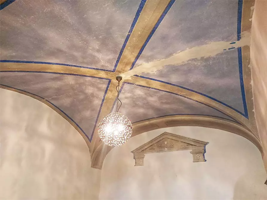 Immagine 3 di Villa in vendita  a Prato