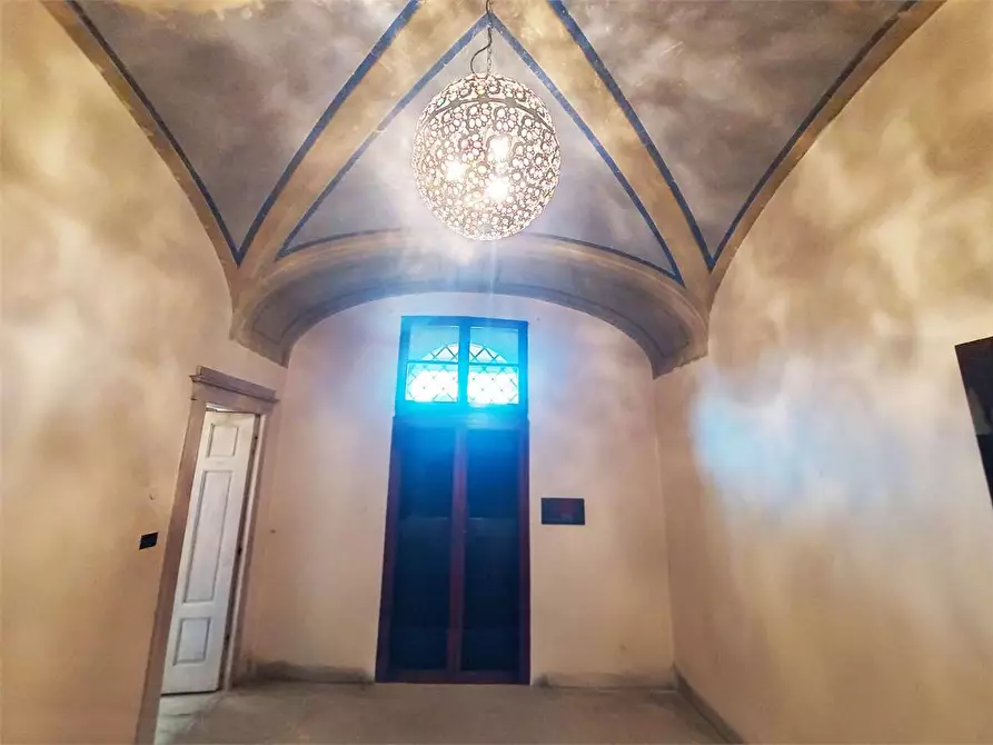 Immagine 1 di Villa in vendita  a Prato