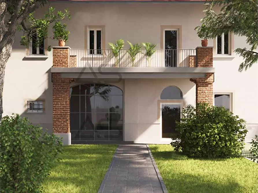 Immagine 8 di Villa in vendita  a Prato