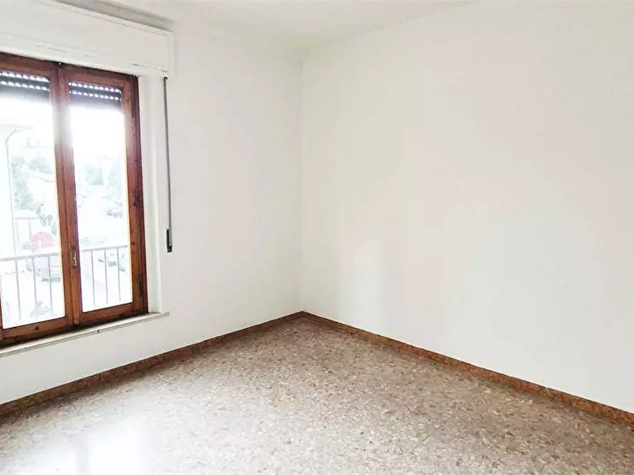 Immagine 13 di Quadrilocale in vendita  a Prato
