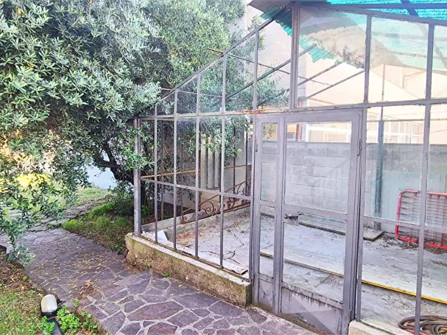 Immagine 21 di Casa indipendente in vendita  a Prato