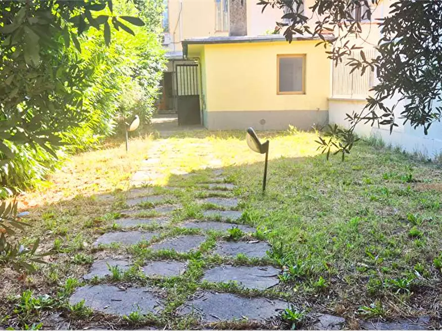 Immagine 17 di Casa indipendente in vendita  a Prato