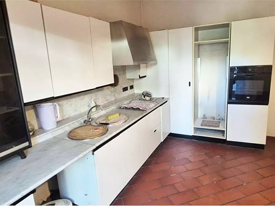 Immagine 13 di Casa indipendente in vendita  a Prato