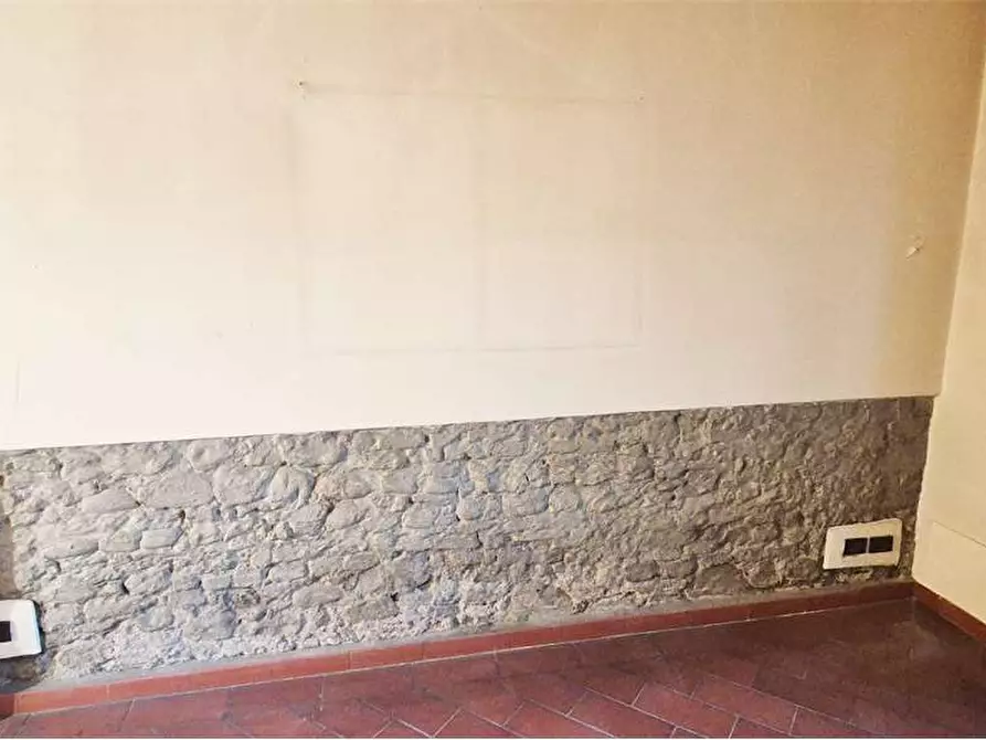 Immagine 10 di Casa indipendente in vendita  a Prato