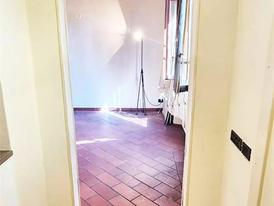 Immagine 2 di Casa indipendente in vendita  a Prato