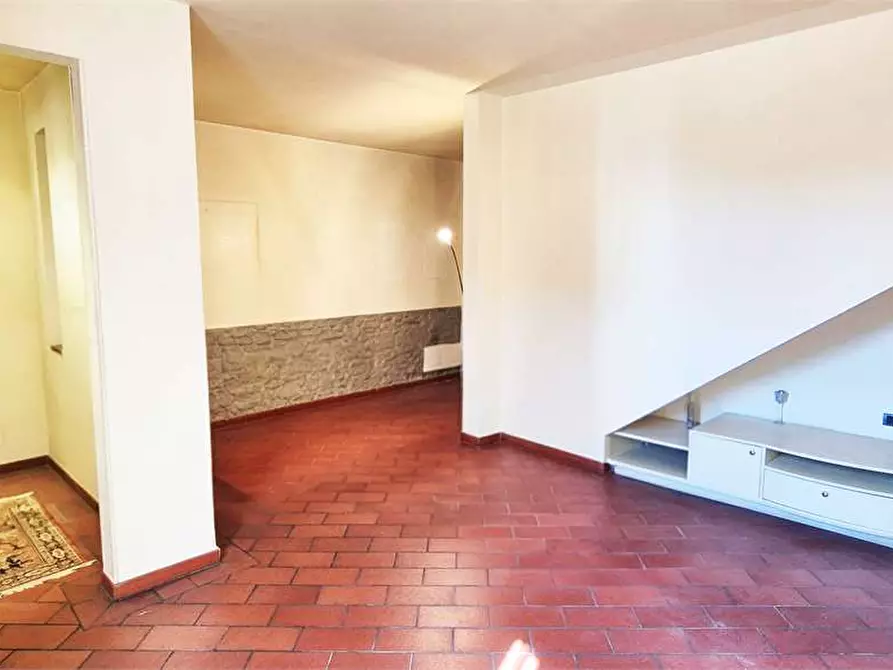 Immagine 1 di Casa indipendente in vendita  a Prato