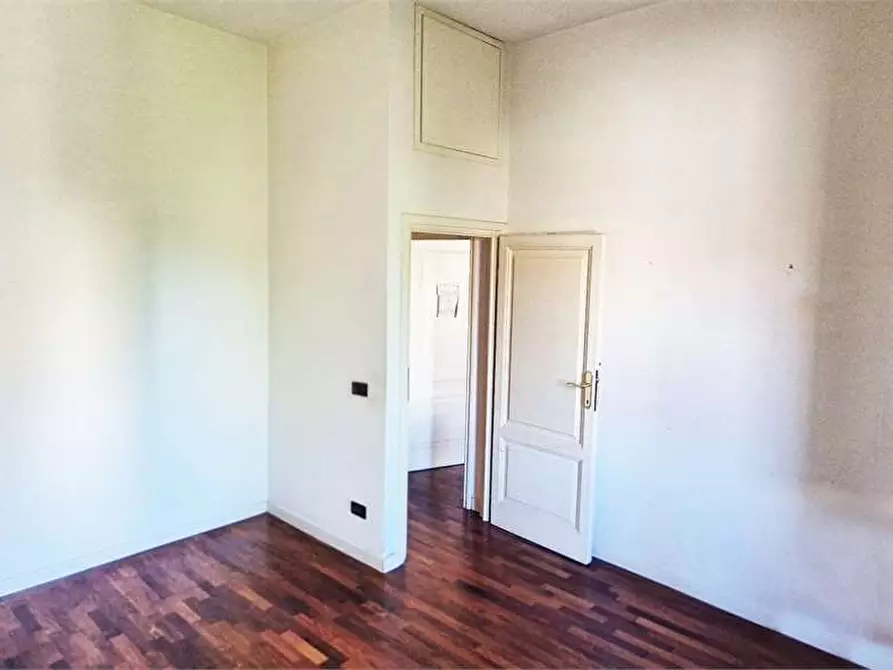 Immagine 35 di Casa indipendente in vendita  a Prato