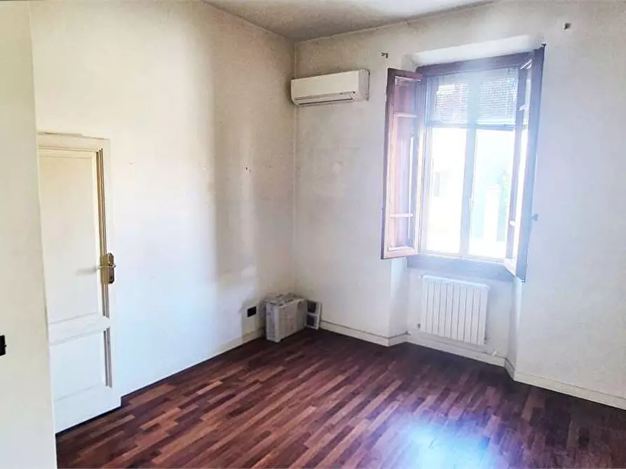 Immagine 37 di Casa indipendente in vendita  a Prato