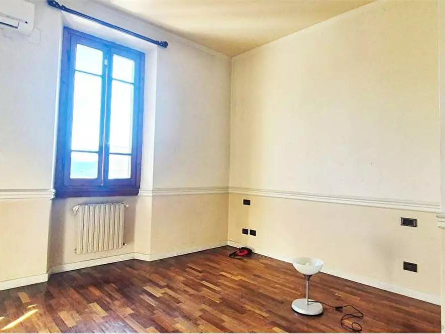 Immagine 34 di Casa indipendente in vendita  a Prato