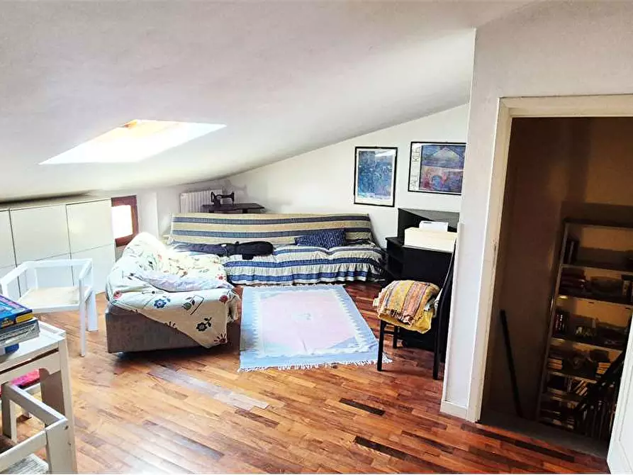 Immagine 48 di Casa indipendente in vendita  a Prato