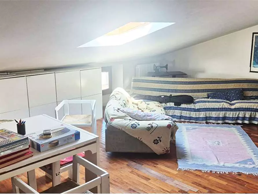 Immagine 49 di Casa indipendente in vendita  a Prato