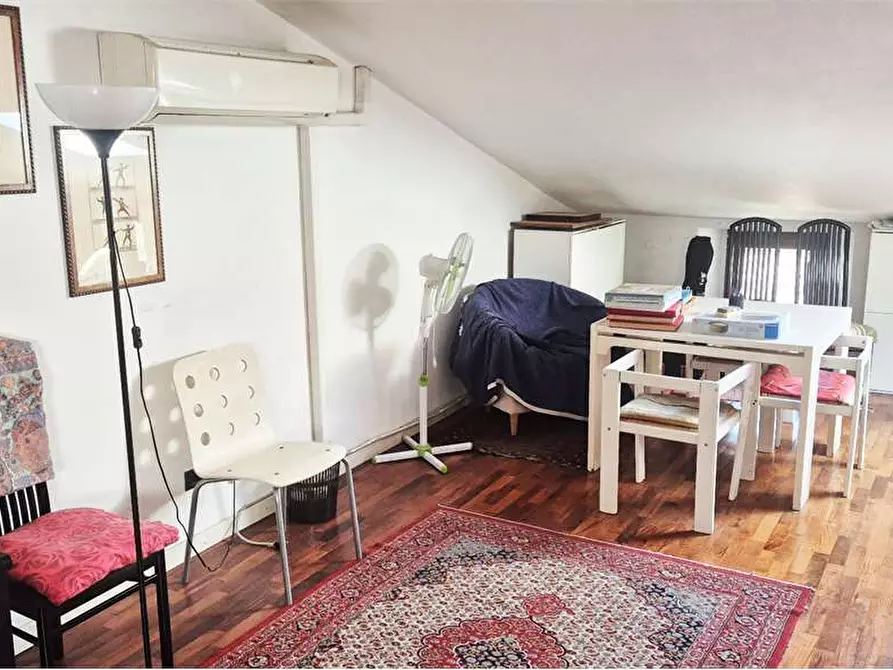 Immagine 46 di Casa indipendente in vendita  a Prato