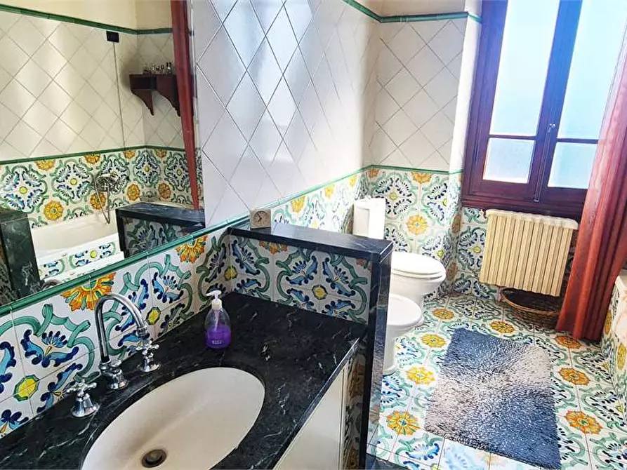 Immagine 42 di Casa indipendente in vendita  a Prato