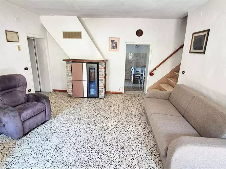 Immagine 8 di Casa indipendente in vendita  a Quarrata