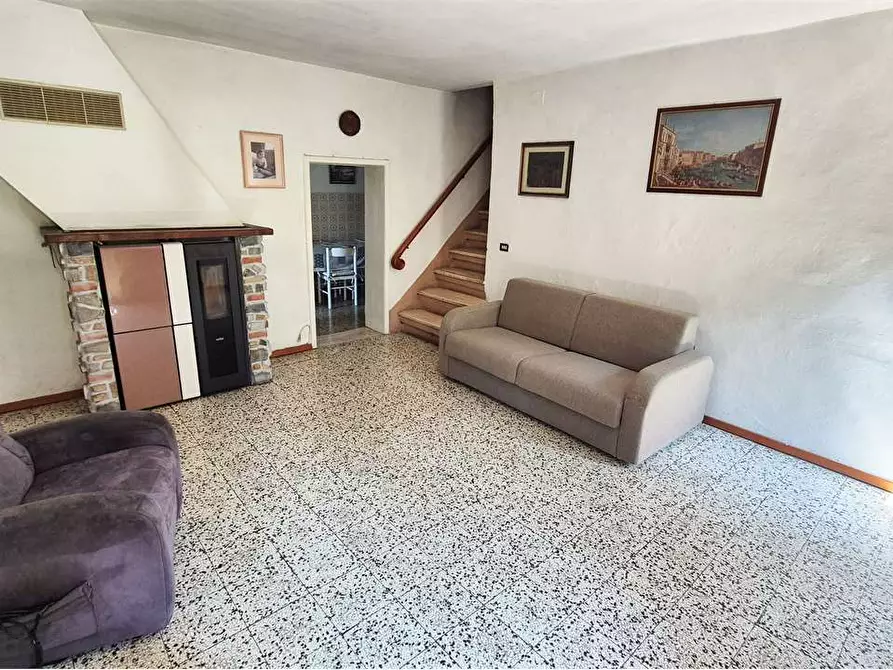 Immagine 9 di Casa indipendente in vendita  a Quarrata