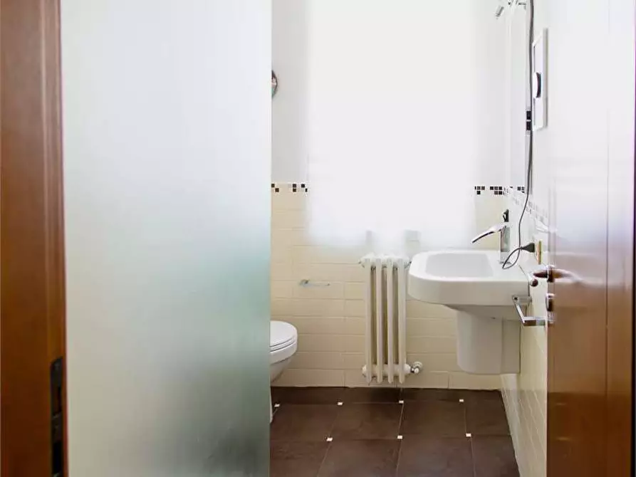 Immagine 7 di Quadrilocale in affitto  a Carmignano