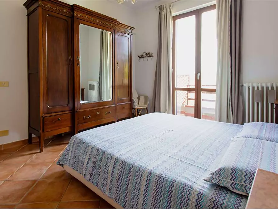 Immagine 14 di Quadrilocale in affitto  a Carmignano