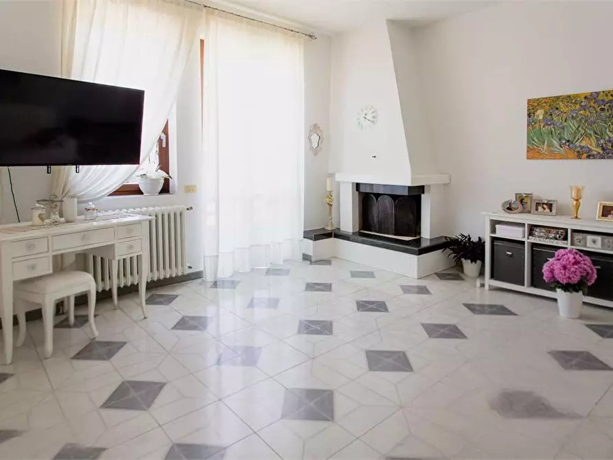 Immagine 1 di Quadrilocale in affitto  a Carmignano