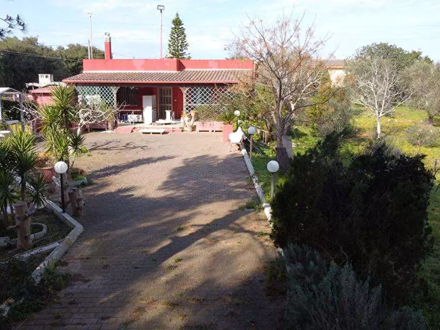 Immagine 1 di Villa in vendita  in Contrada Manfio a Casarano
