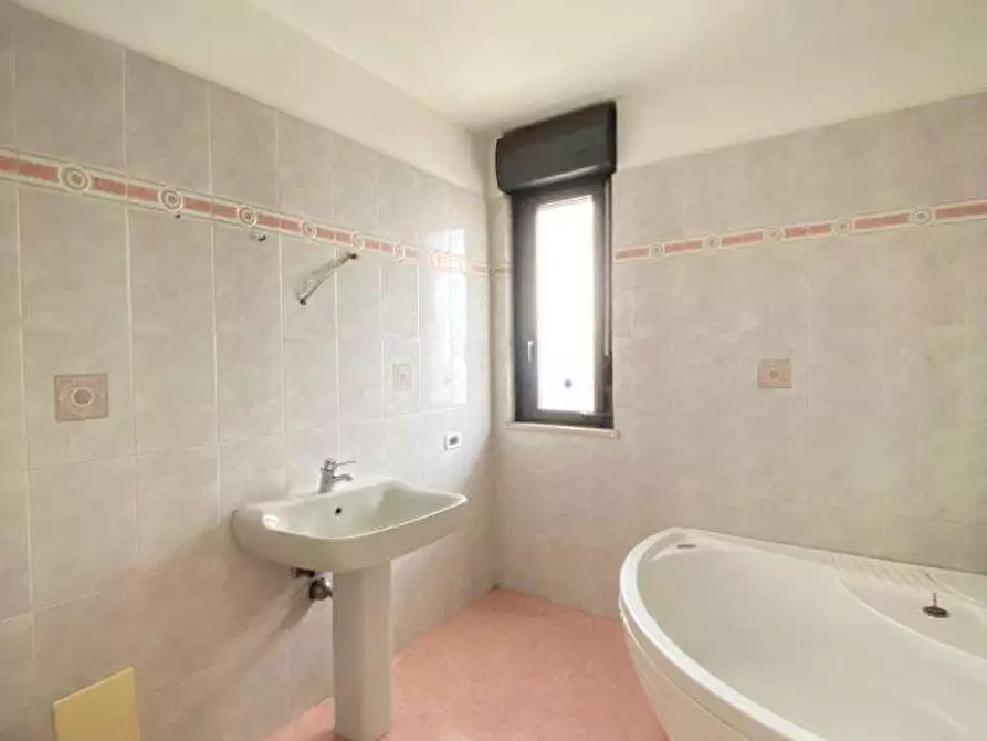 Immagine 12 di Appartamento in vendita  a Casarano