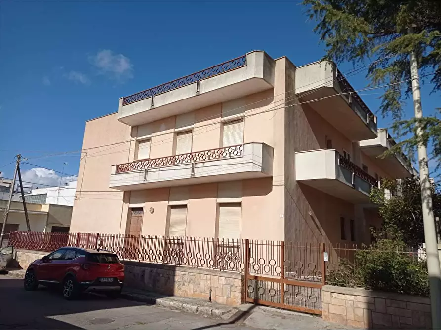 Immagine 5 di Stabile in vendita  in Via Boito a Casarano