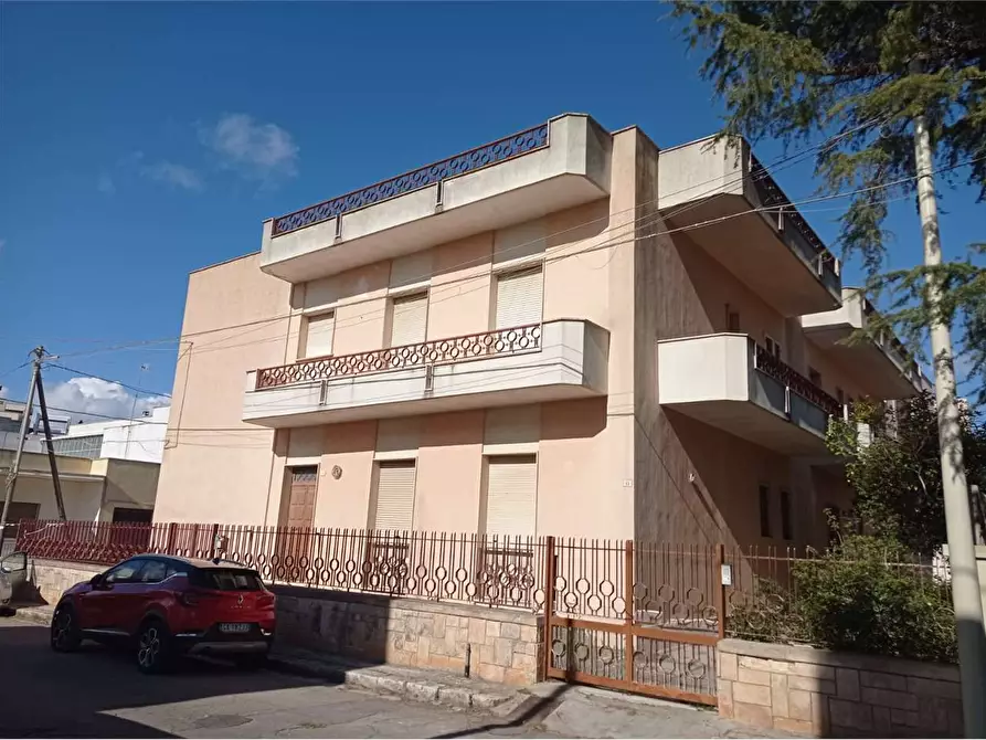 Immagine 6 di Stabile in vendita  in Via Boito a Casarano