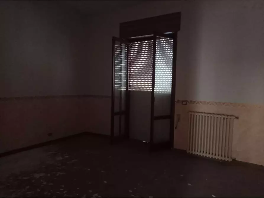 Immagine 9 di Stabile in vendita  in Via Boito a Casarano