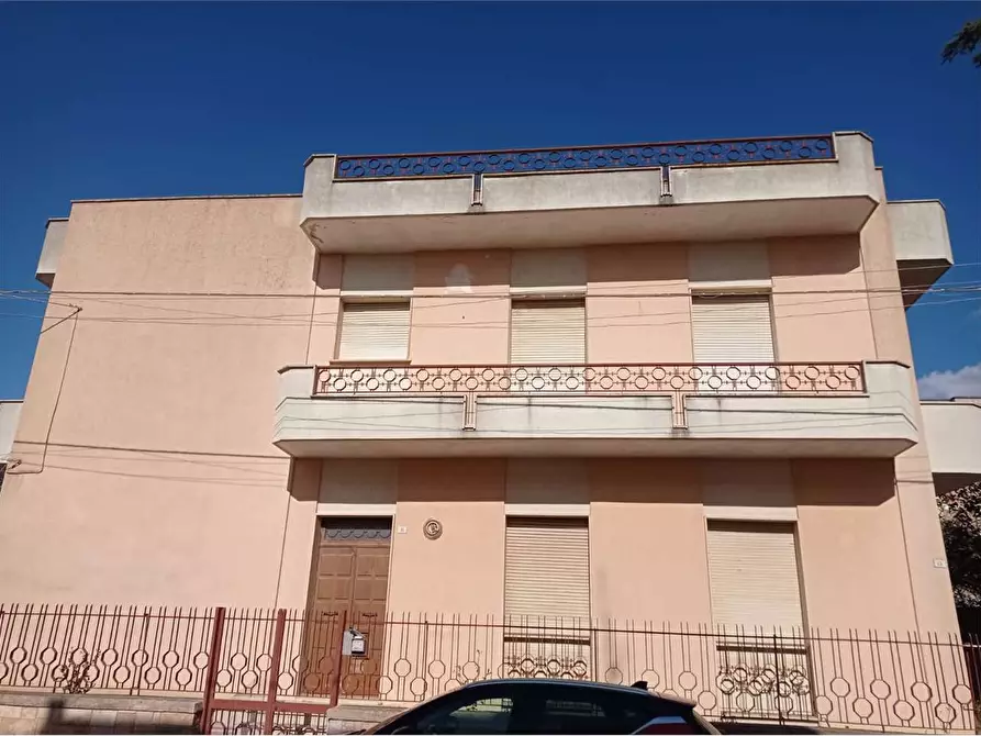 Immagine 11 di Stabile in vendita  in Via Boito a Casarano