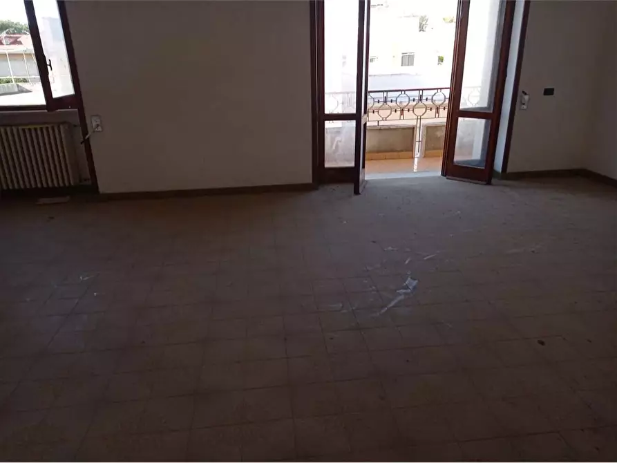 Immagine 16 di Stabile in vendita  in Via Boito a Casarano