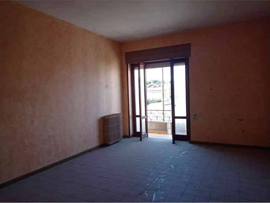 Immagine 17 di Stabile in vendita  in Via Boito a Casarano