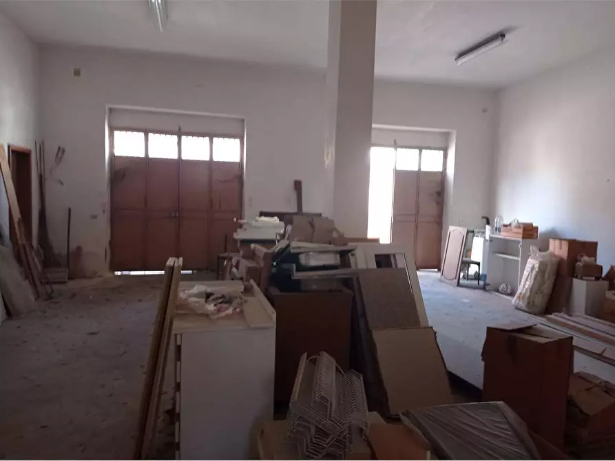 Immagine 21 di Stabile in vendita  in Via Boito a Casarano
