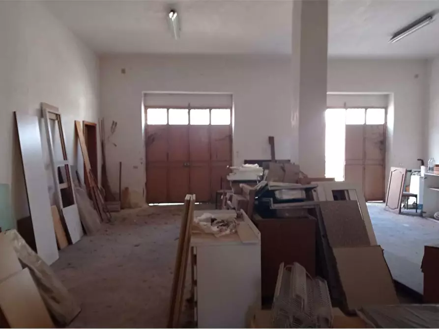 Immagine 27 di Stabile in vendita  in Via Boito a Casarano