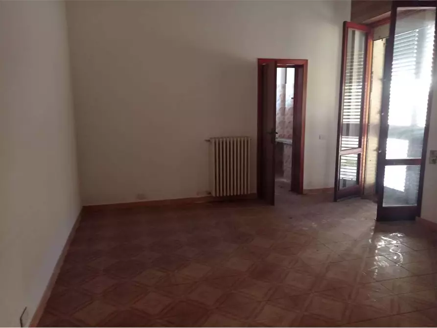 Immagine 29 di Stabile in vendita  in Via Boito a Casarano