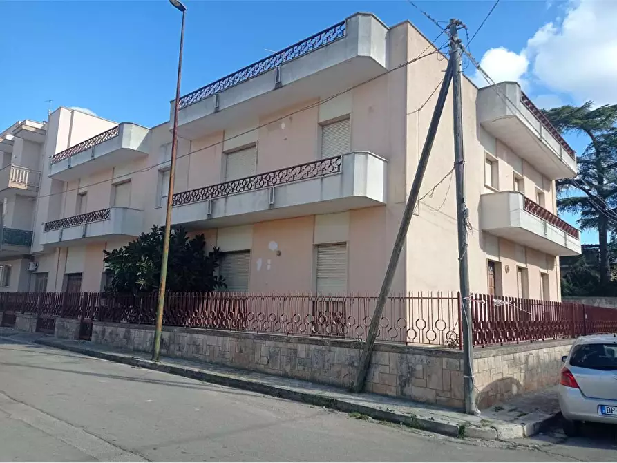 Immagine 33 di Stabile in vendita  in Via Boito a Casarano