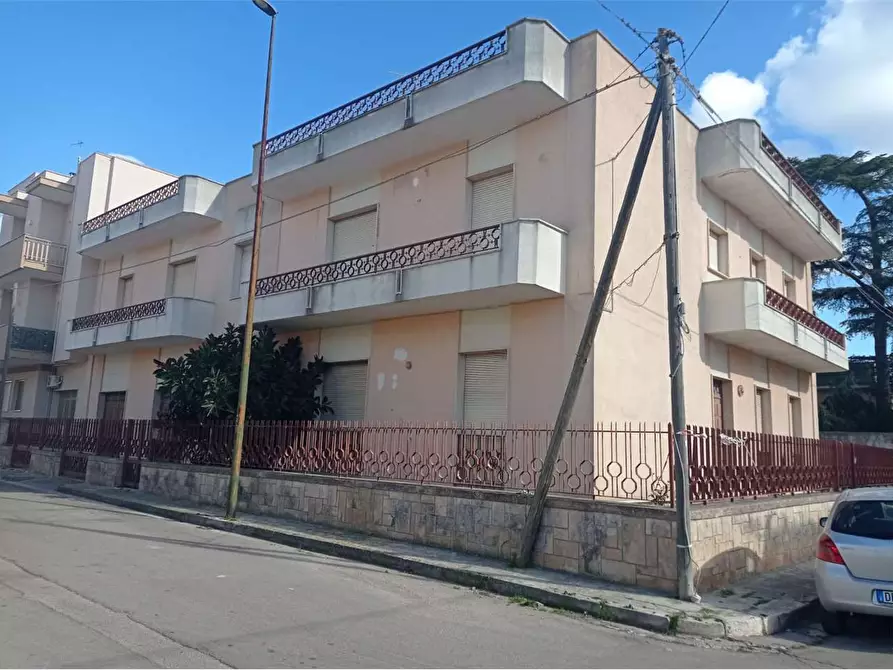 Immagine 34 di Stabile in vendita  in Via Boito a Casarano