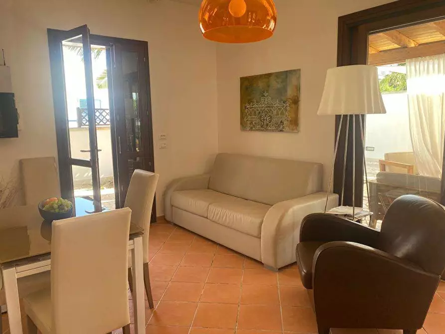 Immagine 10 di Casa indipendente in vendita  in via amalfi  a Taviano