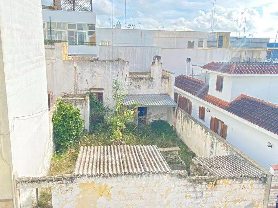 Immagine 1 di Casa indipendente in vendita  a Casarano